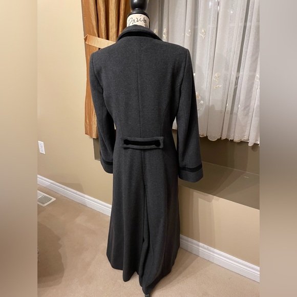 Women’s Angora and Wool Grey Coat with suede detailing, Fits Size M - Picture 2 of 6